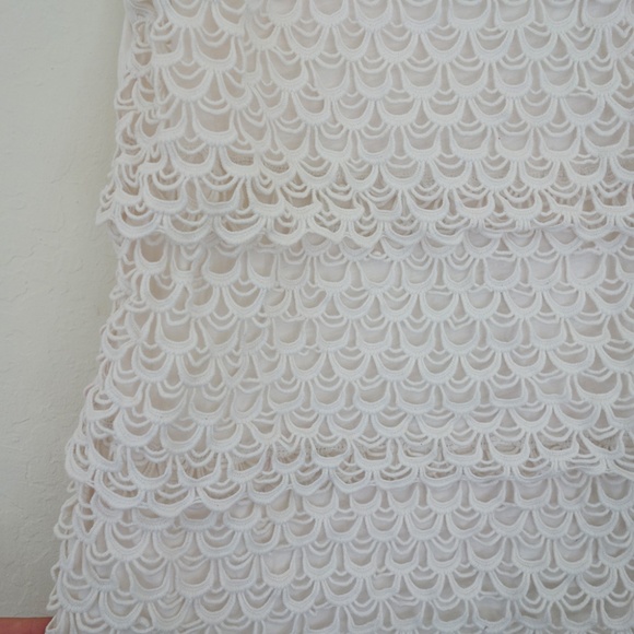 WHITE SCALLOPED JCREW BLOUSE SZ SM - Picture 3 of 4